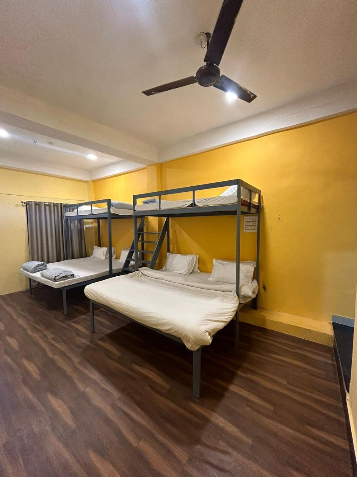 Unplanned Hostel أُودايبور المظهر الخارجي الصورة