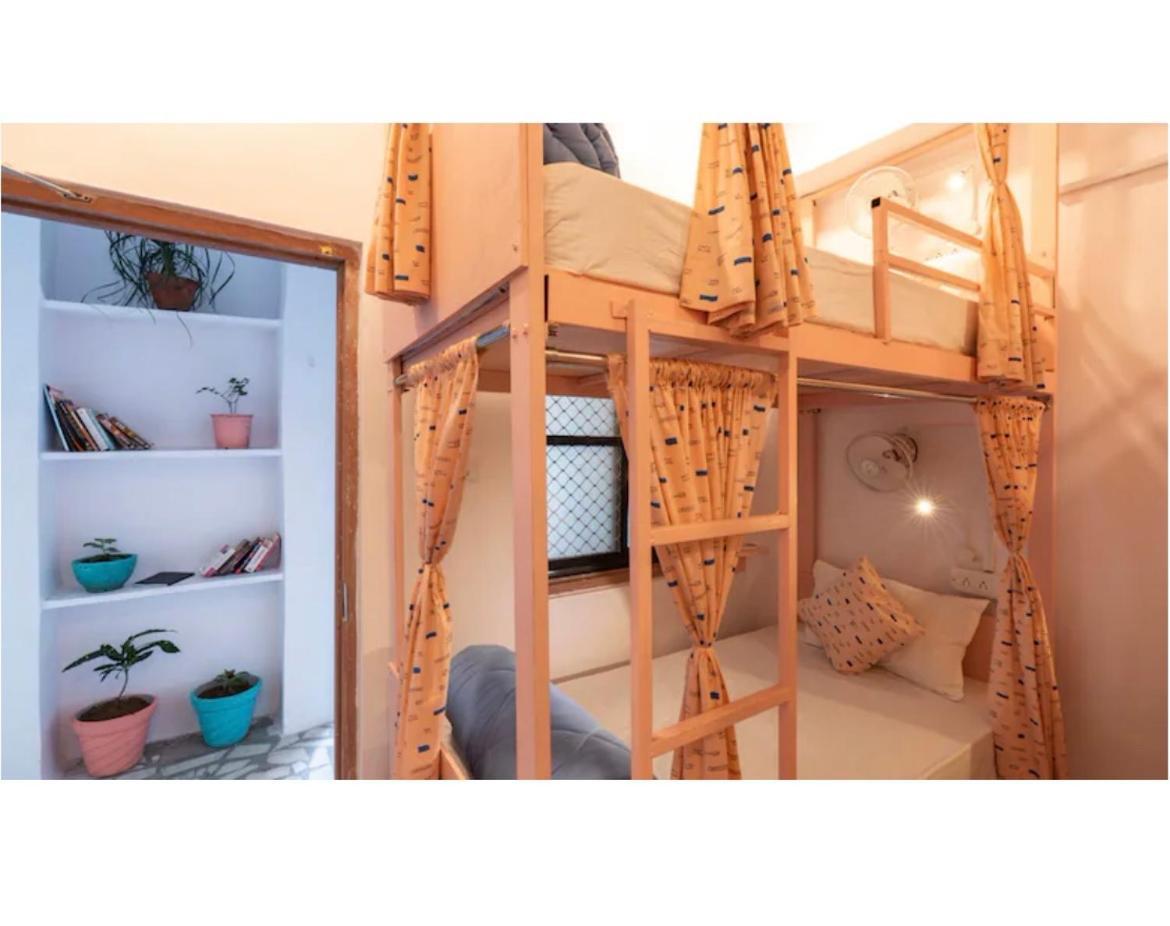 Unplanned Hostel أُودايبور المظهر الخارجي الصورة